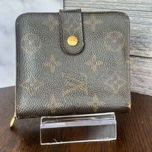 LOUIS VUITTON LV - Monogram Compact Zip Billfold Wallet - leather - snap closure